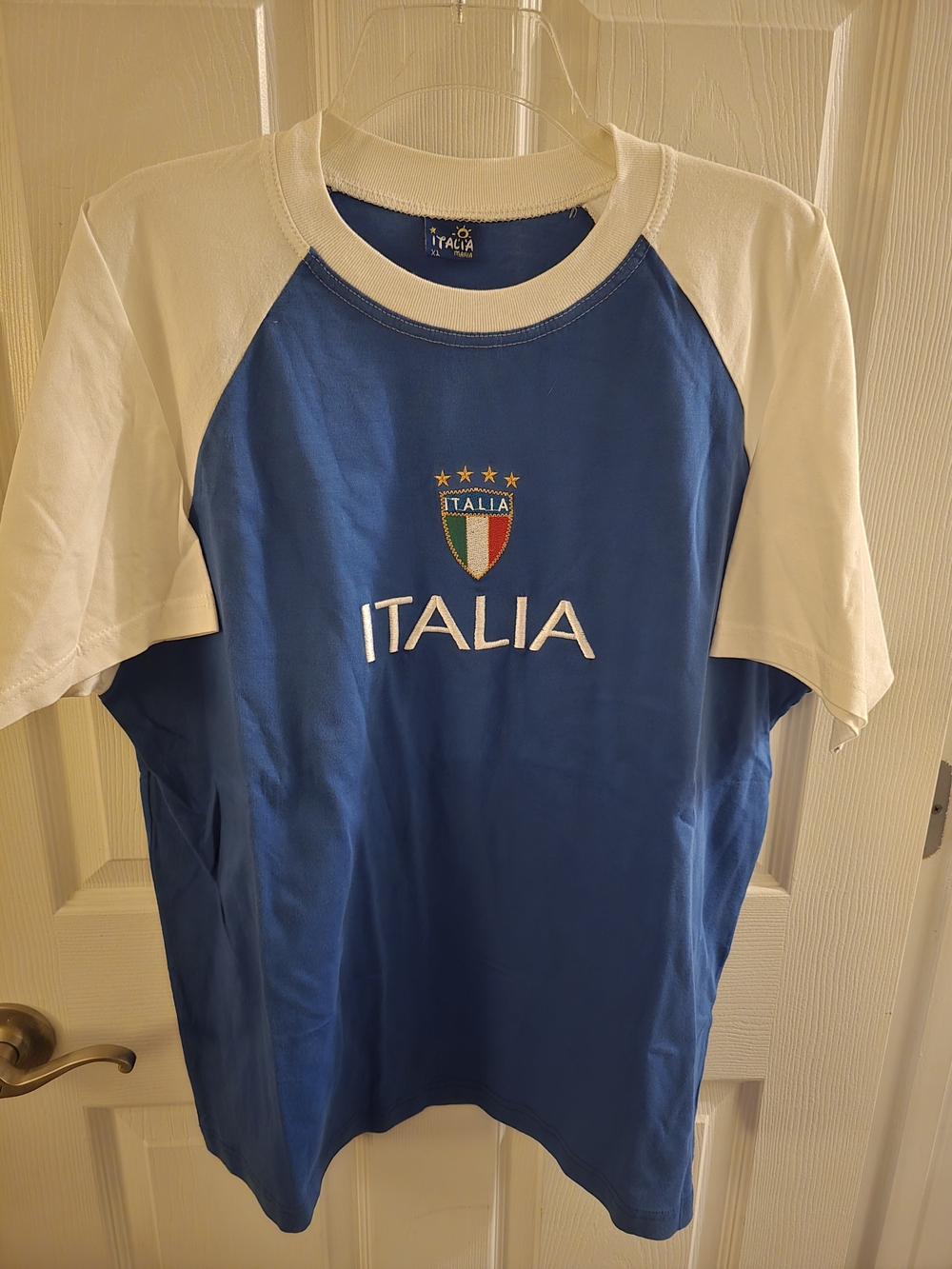 Italia Blue & White Embroidered Raglan Soccer T-Shirt (marked XL - Fits LARGE)